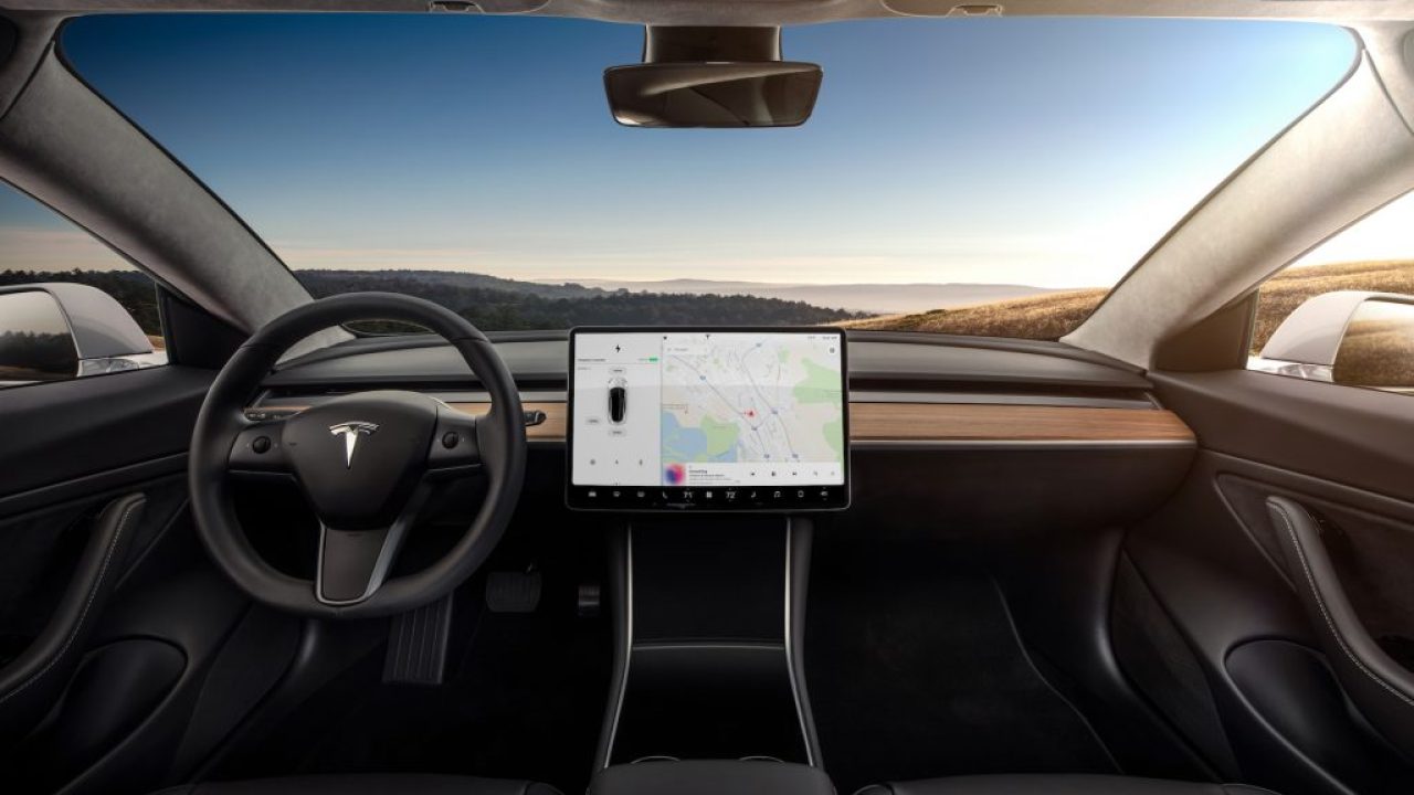 photo de l'interieur du véhicule teslazur